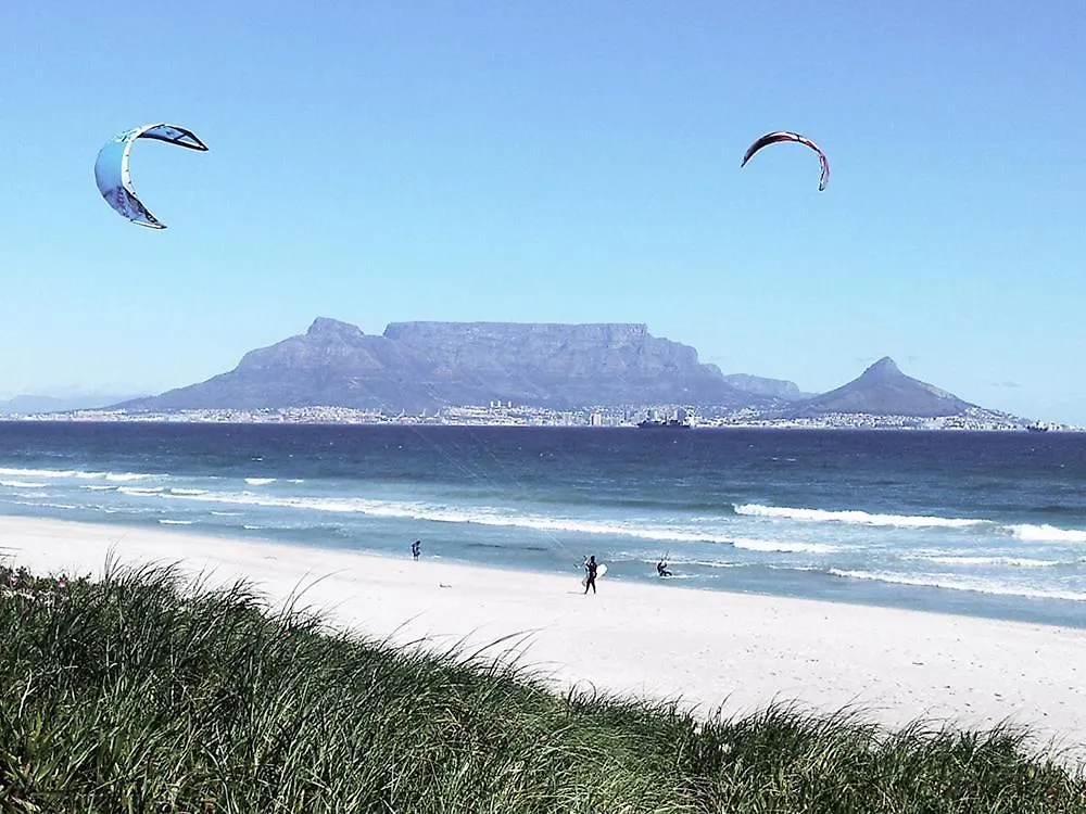 Breathtaking Views 2 Bedroom Apartment B306 Sea Spray, Blouberg Bloubergstrand Afrique du Sud
